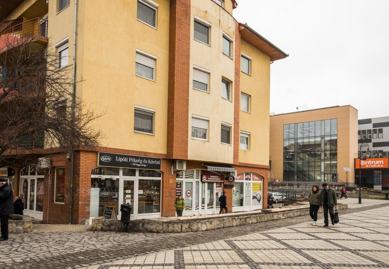 Central Home- Pesterzsebet Budapeste Exterior foto